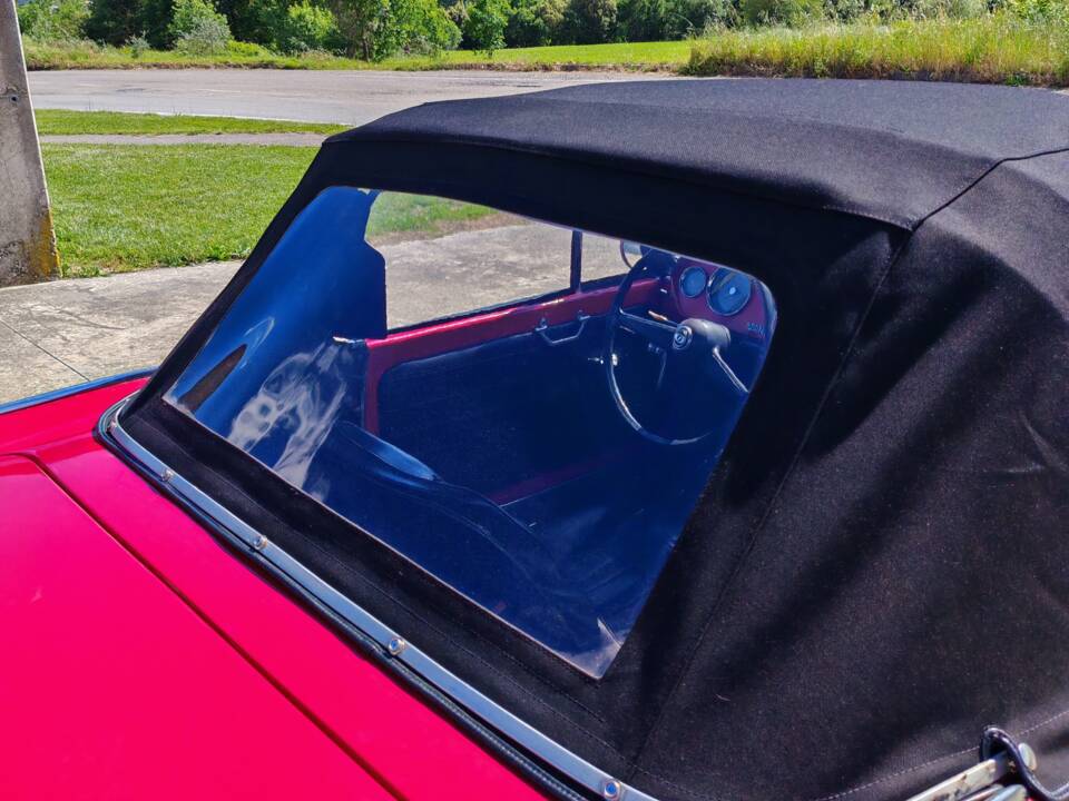 Image 15/40 of Innocenti 950 Spider (1963)