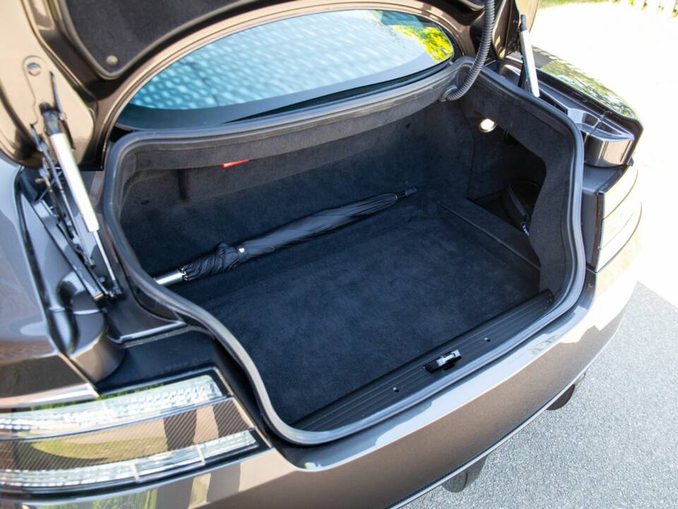 Image 7/50 of Aston Martin DBS (2012)