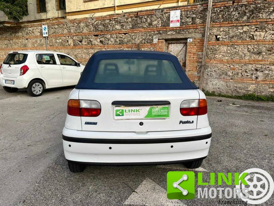 Image 6/10 of FIAT Punto Cabrio S (1995)