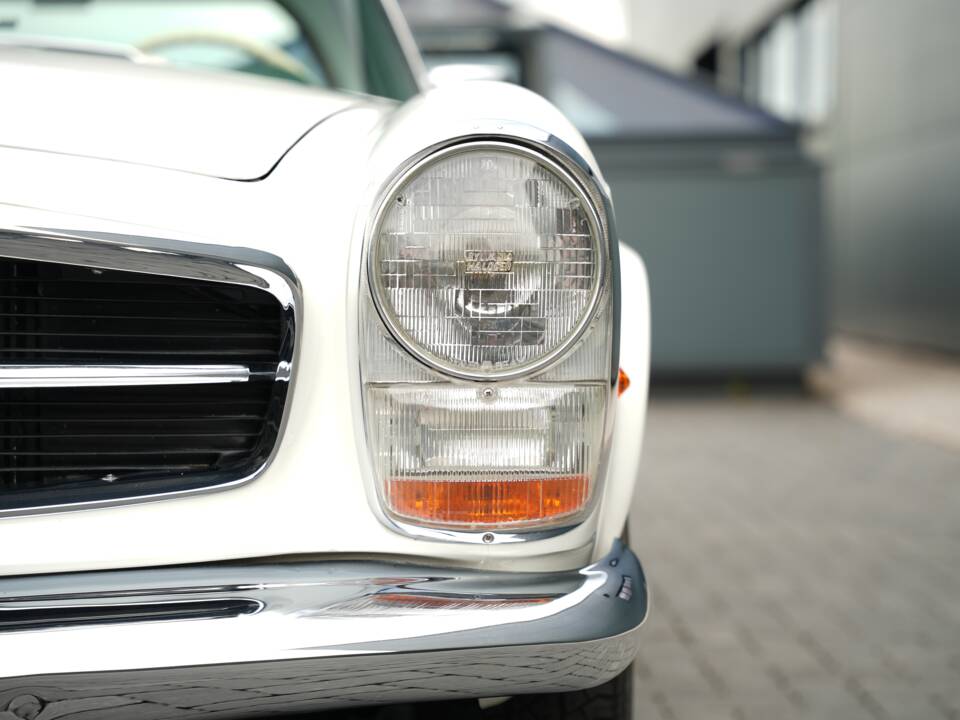 Image 36/50 de Mercedes-Benz 280 SL (1968)