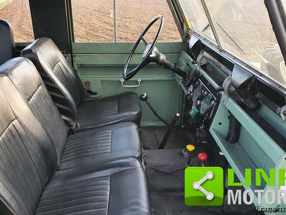 Image 9/10 of Land Rover 88 (1971)