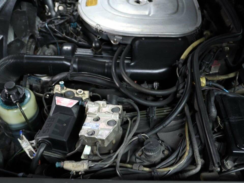 Image 26/30 of Mercedes-Benz 560 SEC (1988)