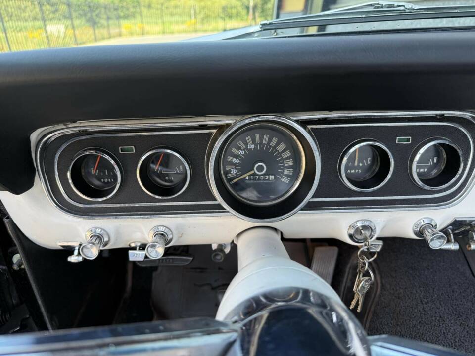 Image 23/47 de Ford Mustang 390 GTA (1966)