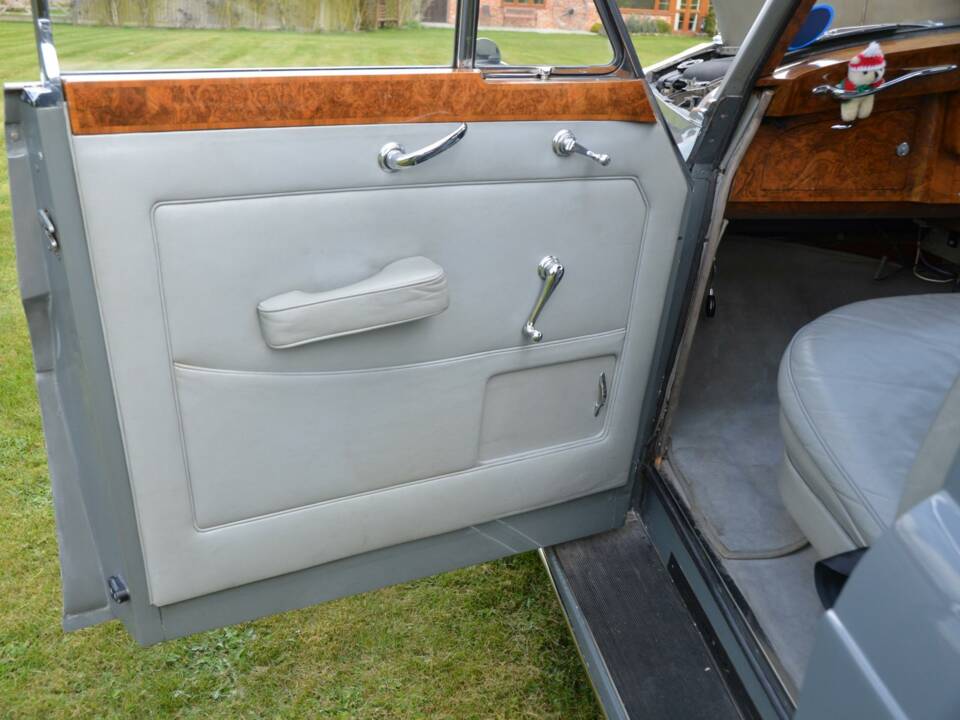 Image 39/50 of Rolls-Royce Silver Cloud II (1961)