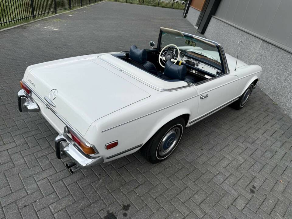 Image 8/50 of Mercedes-Benz 280 SL (1971)
