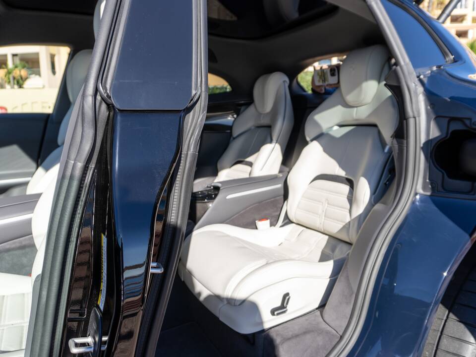 Image 13/21 of Ferrari Purosangue V12 (2025)