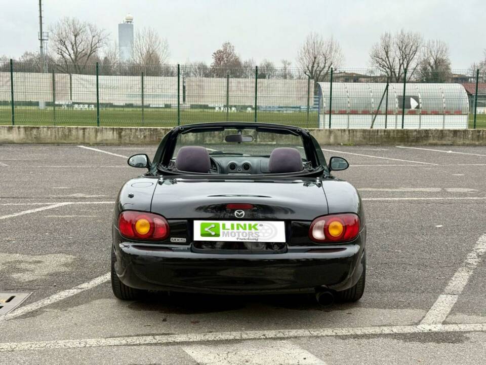 Afbeelding 8/25 van Mazda MX-5 1.6 (2000)