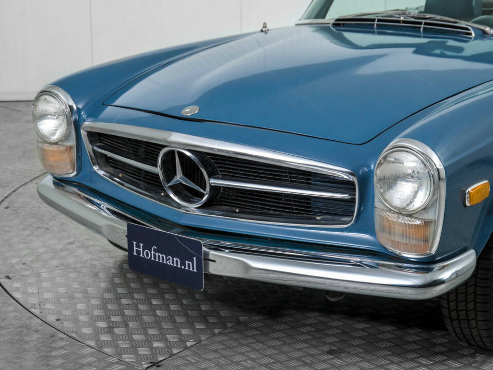 Image 18/50 of Mercedes-Benz 280 SL (1969)