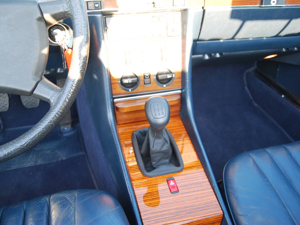 Image 78/87 of Mercedes-Benz 280 SL (1982)