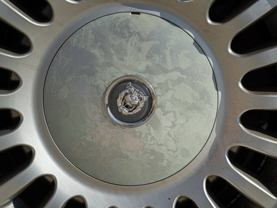 Bild 29/50 von Jaguar XJ 8 Executive (1997)