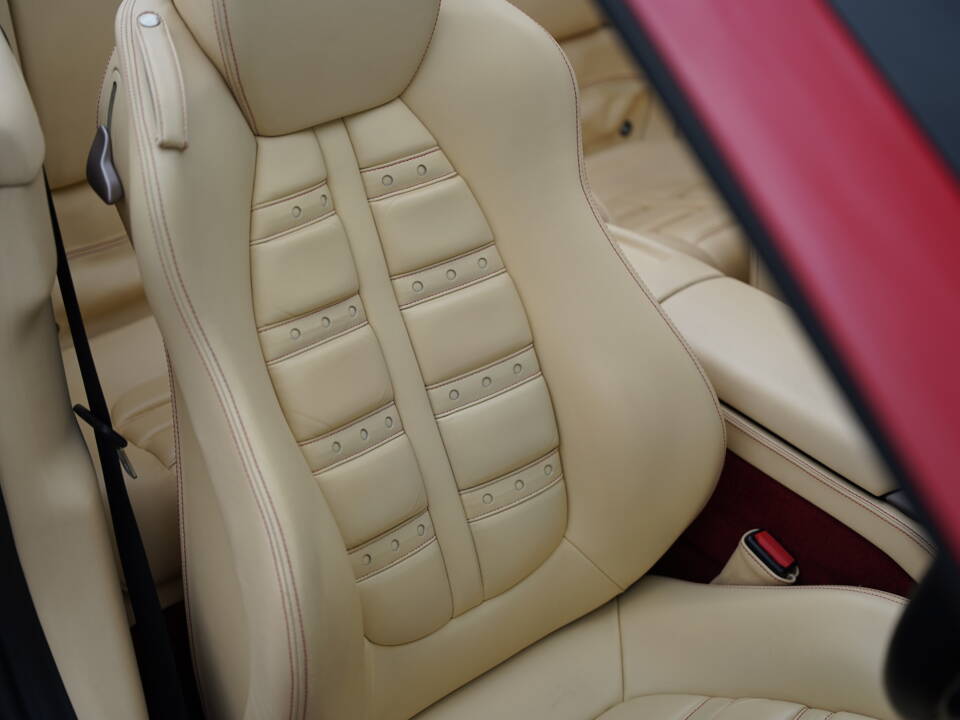 Image 17/50 of Ferrari California (2010)