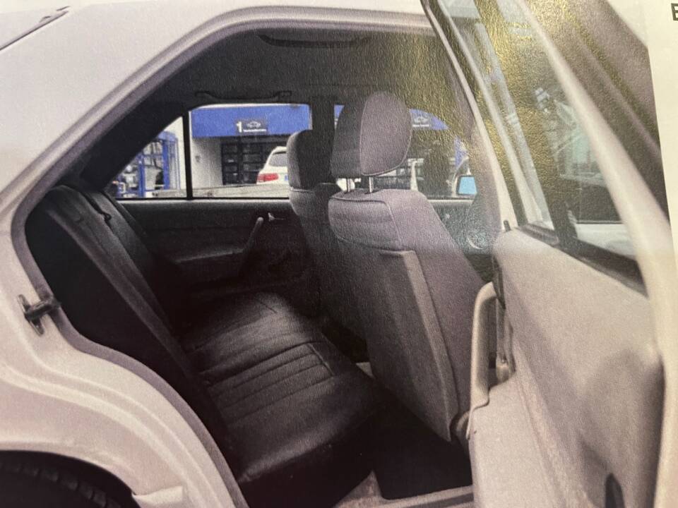 Image 9/9 of Mercedes-Benz 190 E 2.0 (1992)