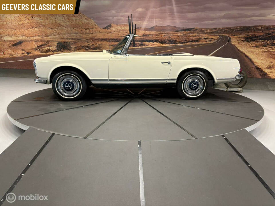 Immagine 32/50 di Mercedes-Benz 230 SL (1965)