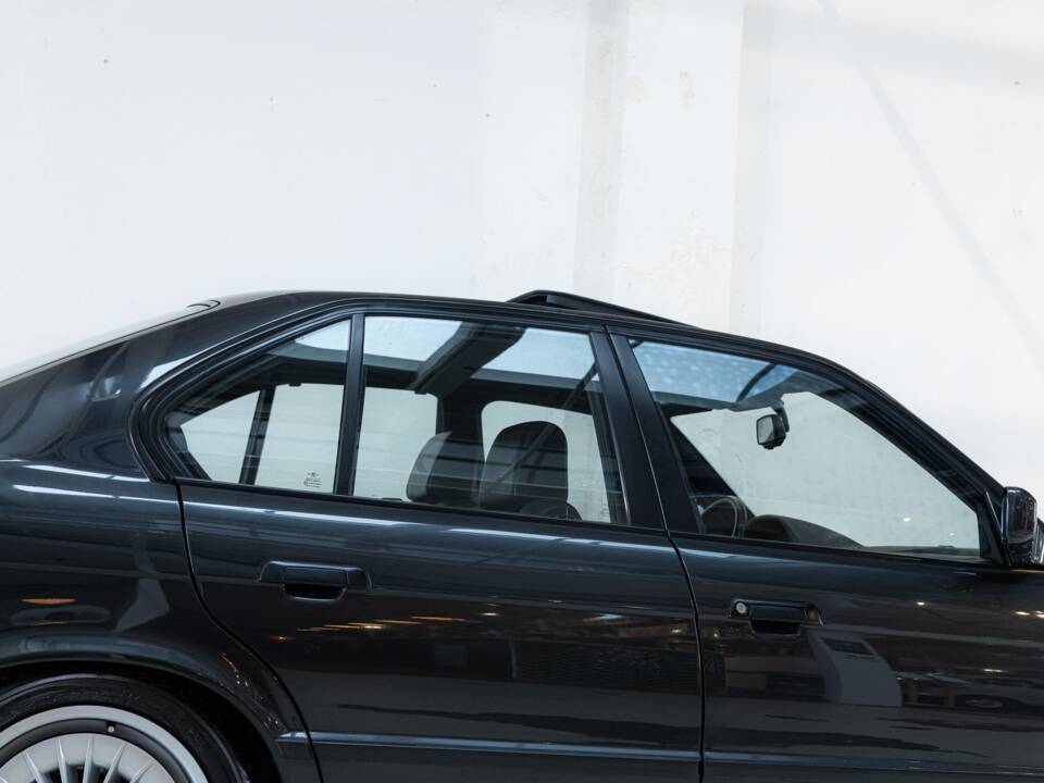 Bild 28/34 von BMW M5 (1993)