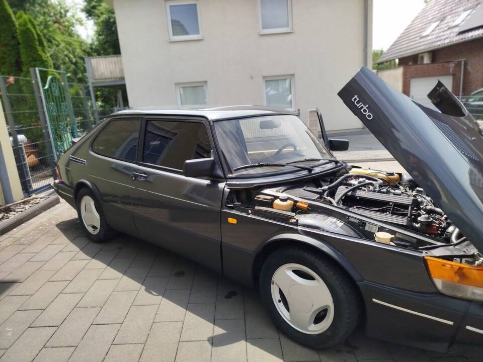 Image 8/51 of Saab 900 Turbo (1991)
