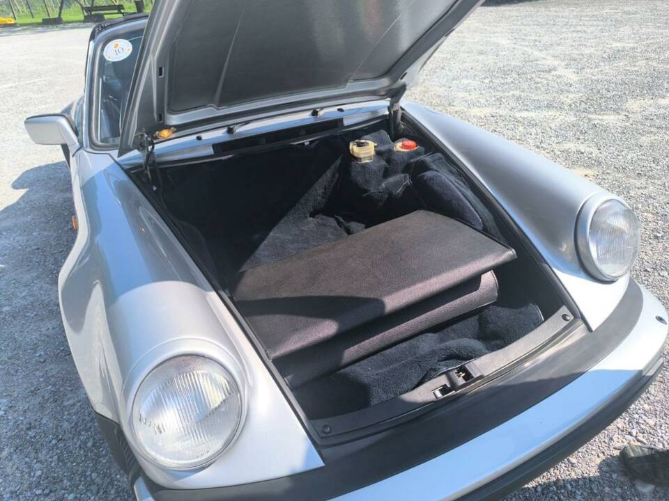 Bild 24/40 von Porsche 911 Carrera 3.2 (WTL) (1986)