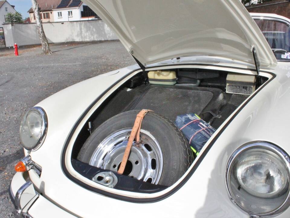 Immagine 14/22 di Porsche 356 C 1600 SC (1964)