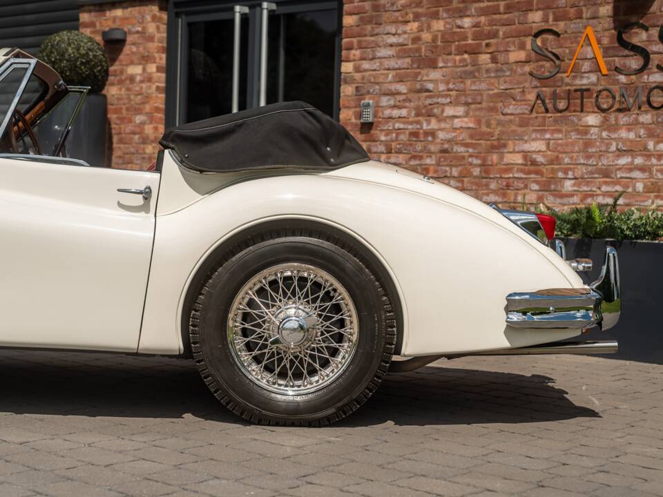 Image 20/58 of Jaguar XK 140 SE DHC (1955)