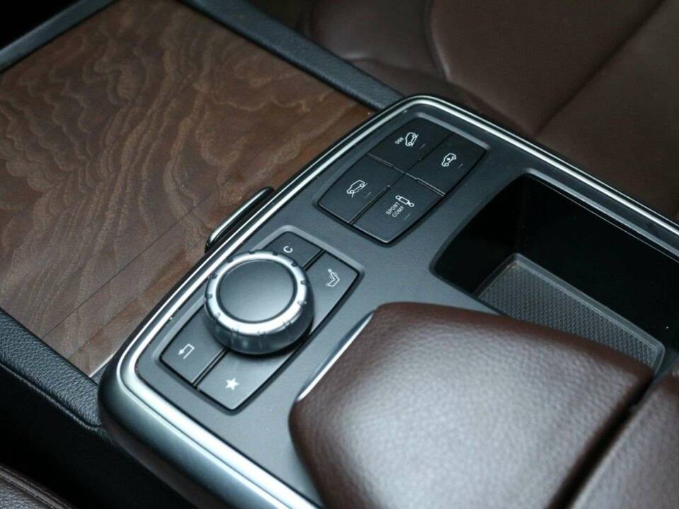 Bild 33/50 von Mercedes-Benz GL 350 BlueTEC 4MATIC (2016)