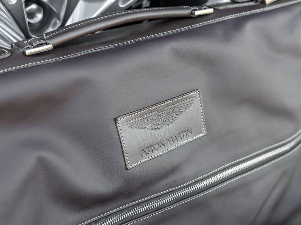 Bild 75/79 von Aston Martin DB 9 GT Volante (2017)