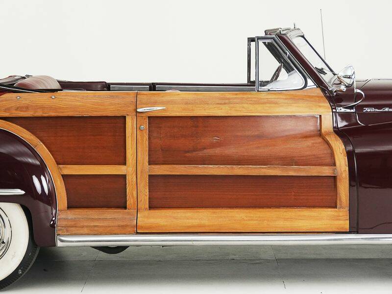 Image 15/15 of Chrysler Windsor Town &amp; Country (1947)