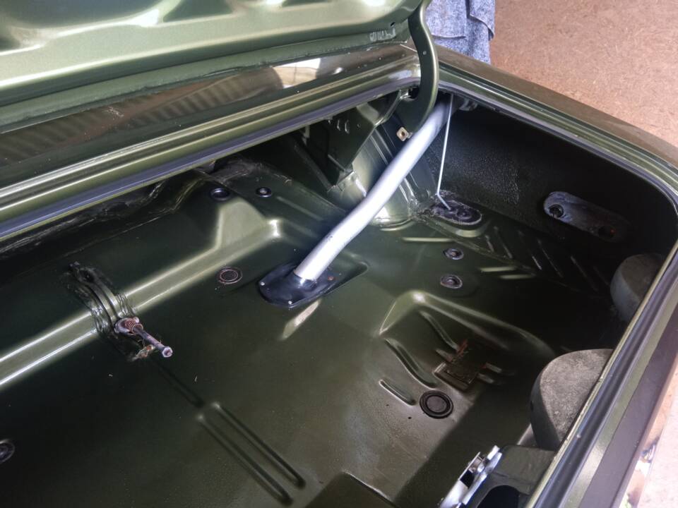 Image 25/36 of Dodge Challenger R/T (1970)