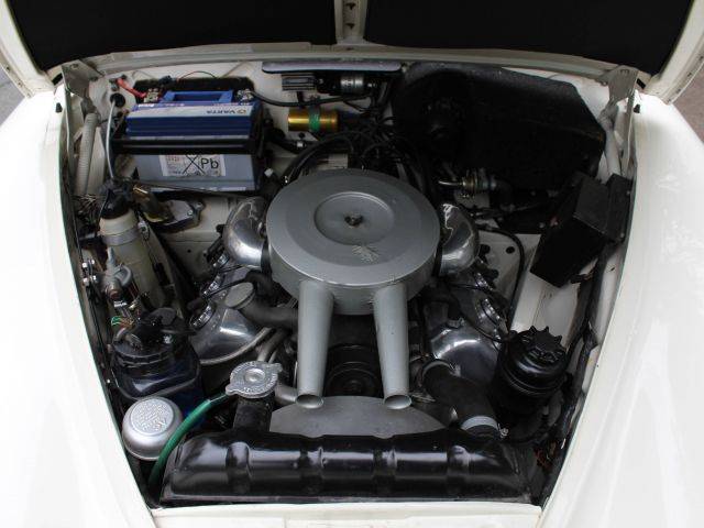 Image 17/18 of Daimler 2.5 Litre V8 (1964)