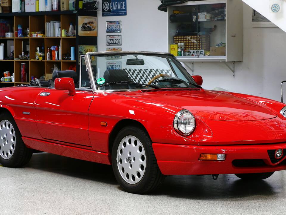 Bild 4/25 von Alfa Romeo 2.0 Spider (1993)