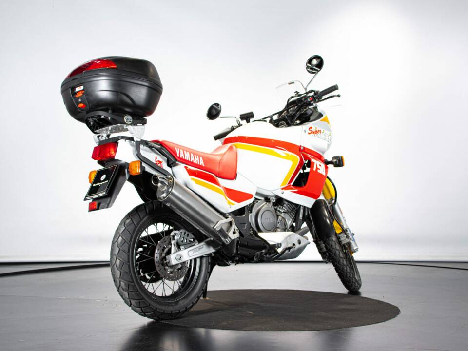 Image 4/35 de Yamaha XTZ 750 Super Ténéré (1989)