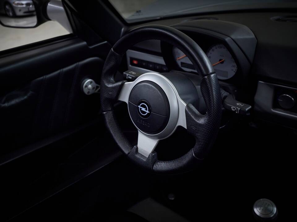 Image 64/81 of Opel Speedster 2.0 Turbo (2003)