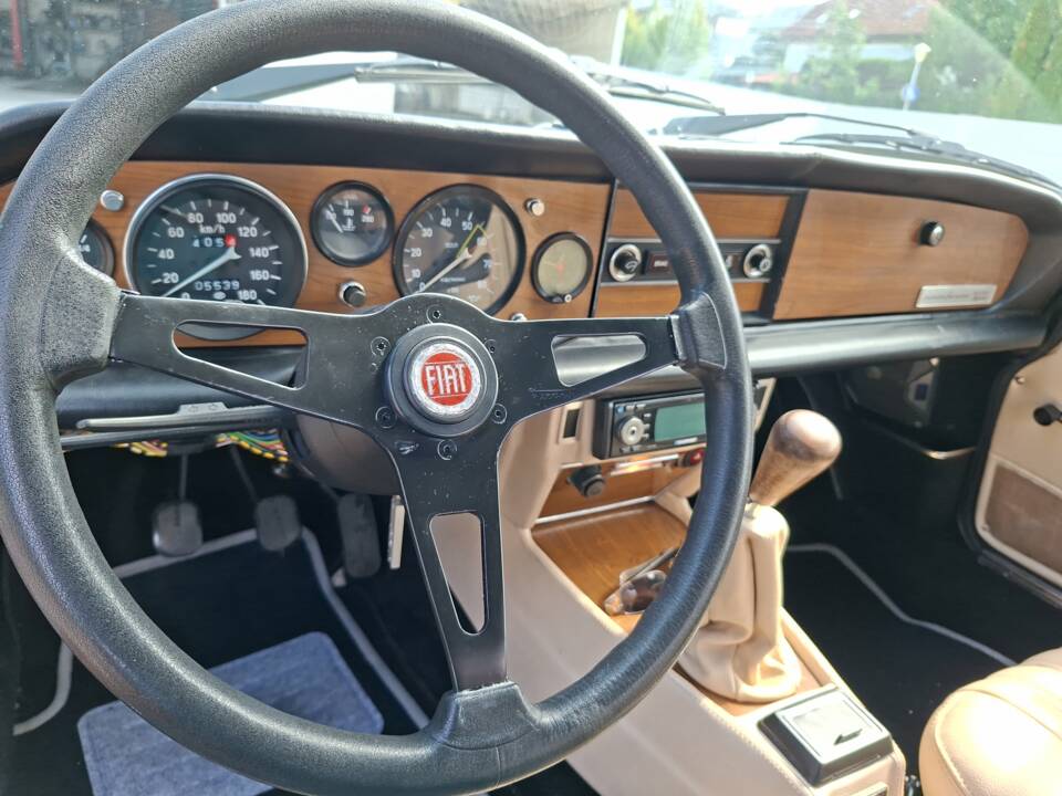 Imagen 8/19 de FIAT 124 Pininfarina Spidereuropa (1982)