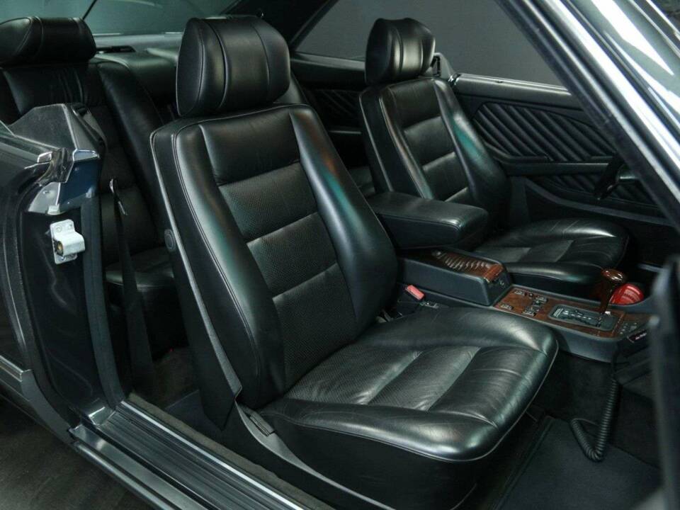 Immagine 21/50 di Mercedes-Benz 560 SEC (1990)