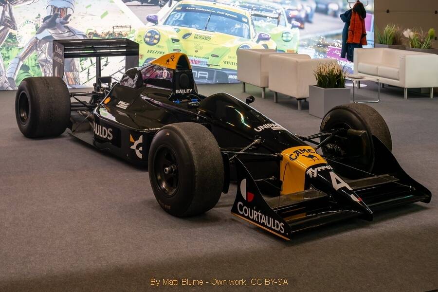 Bild 16/28 von Tyrrell 017 (1988)