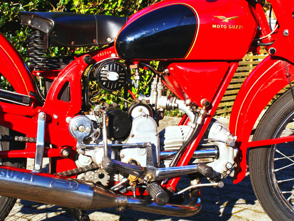 Image 6/7 of Moto Guzzi DUMMY (1952)