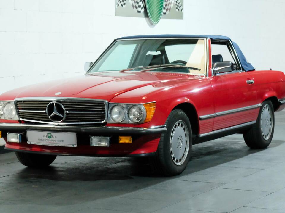 Image 23/42 de Mercedes-Benz 560 SL (1988)