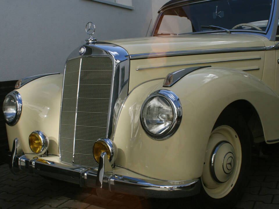 Afbeelding 3/27 van Mercedes-Benz 220 Cabriolet A (1952)