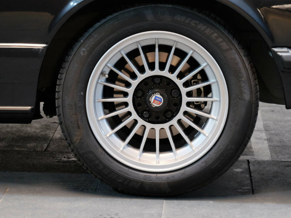 Image 17/18 de BMW 635 CSi (1986)