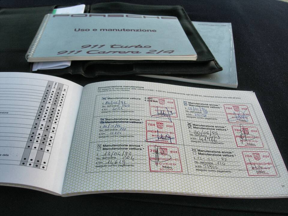 Image 40/42 of Porsche 911 Carrera 2 (1991)