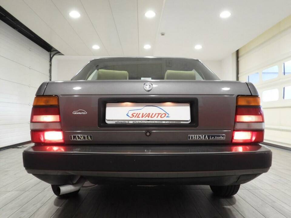 Bild 7/10 von Lancia Thema I.E. Turbo (1986)