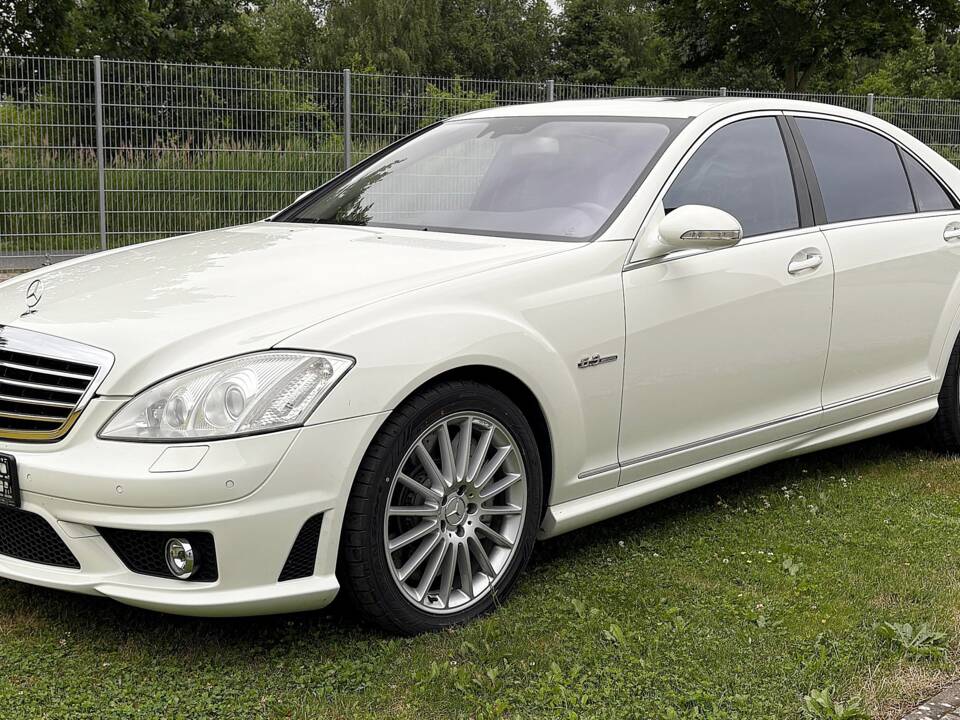 Bild 1/29 von Mercedes-Benz S 63 AMG (2007)
