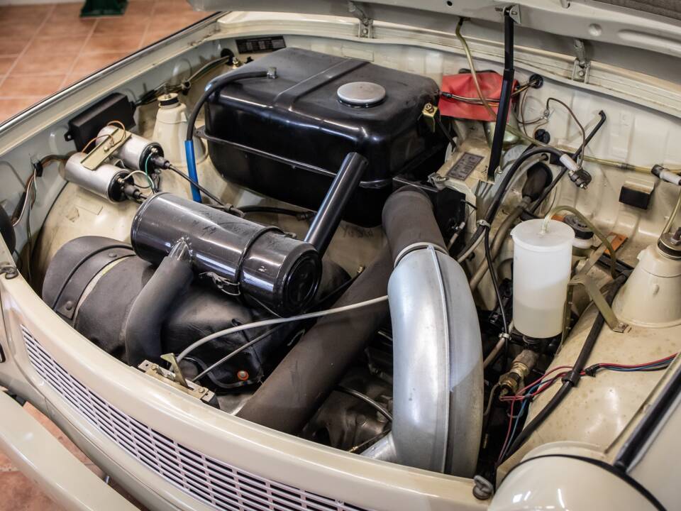 Bild 21/23 von Trabant 601 (1990)