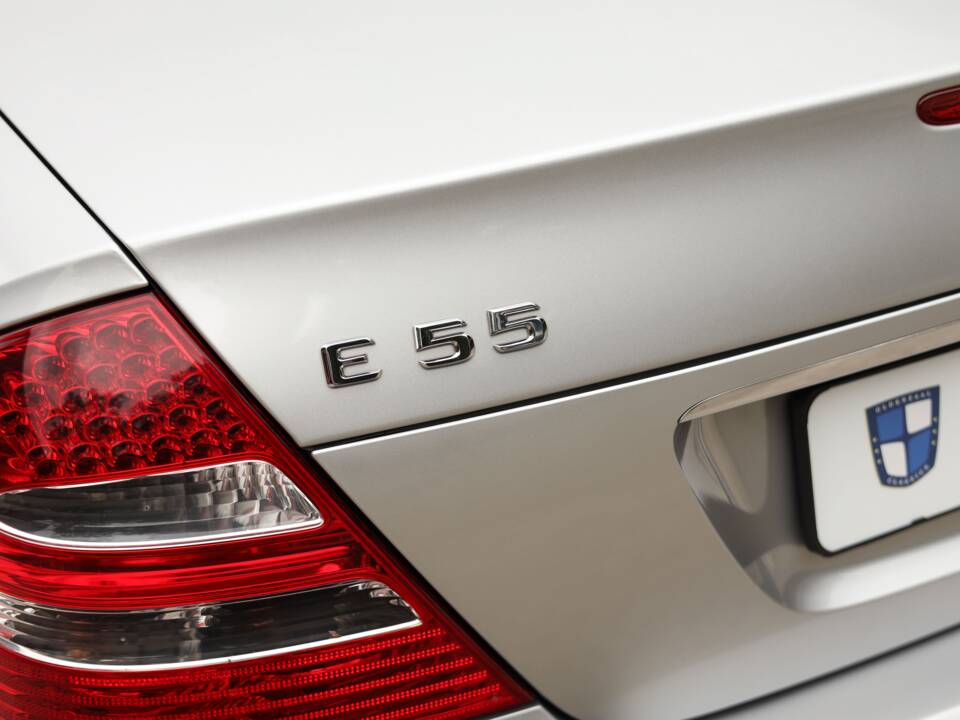 Image 65/72 of Mercedes-Benz E 55 AMG (2002)