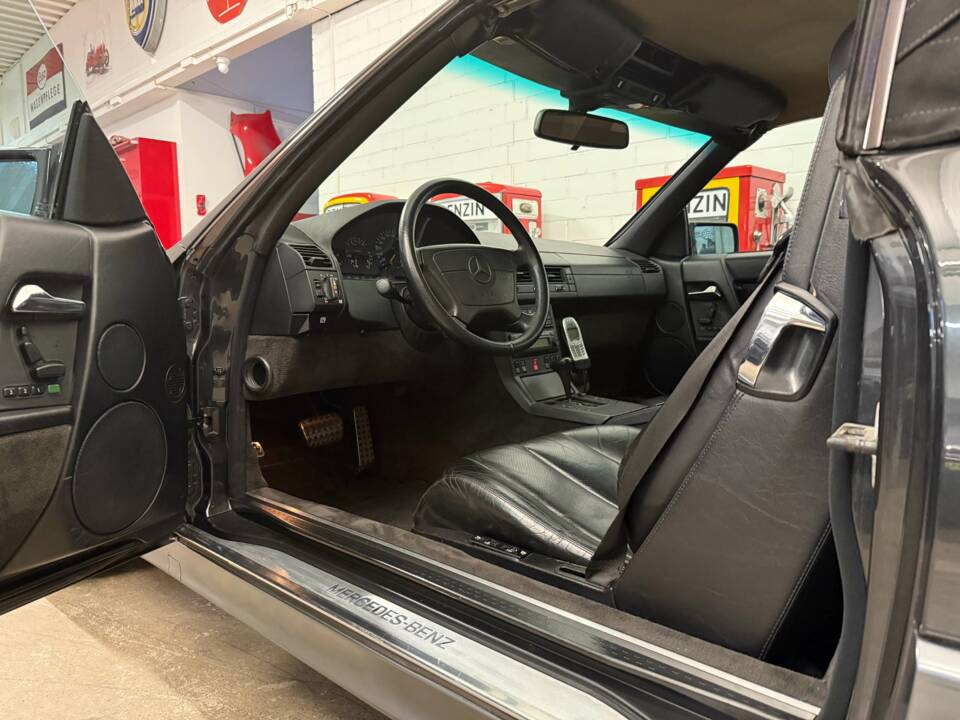 Image 7/16 of Mercedes-Benz 500 SL (1992)