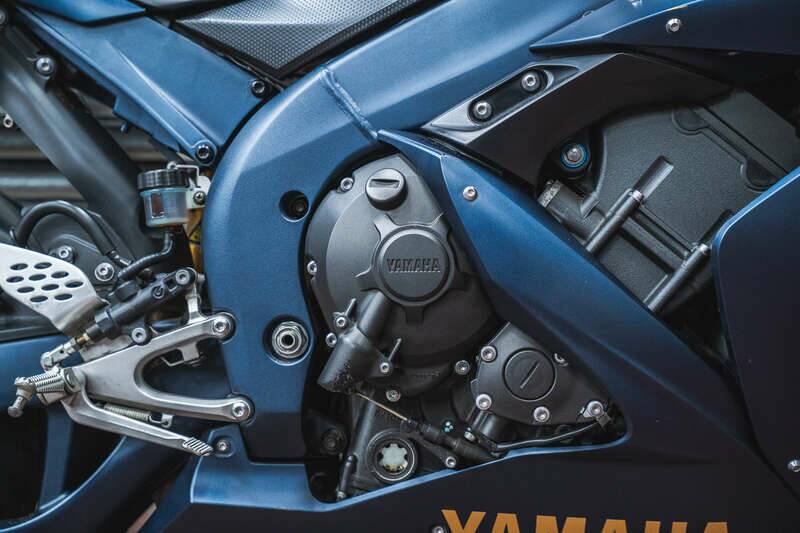 Image 17/46 de Yamaha YZF-R1 (2006)