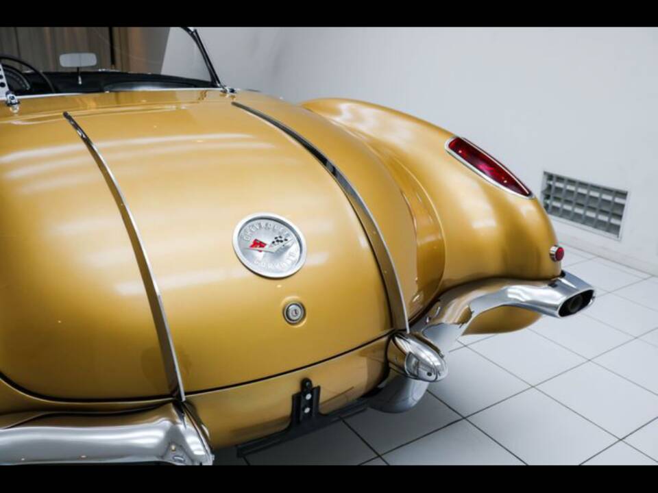 Image 56/100 of Chevrolet Corvette (1958)