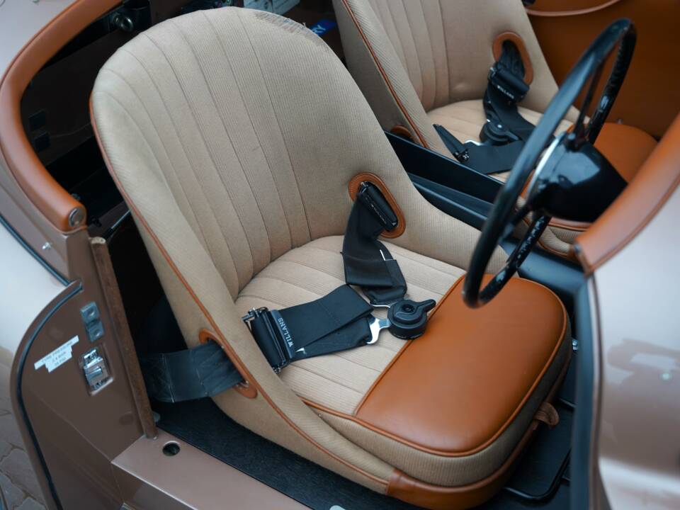 Image 23/50 of Jaguar XK 120 OTS (1950)