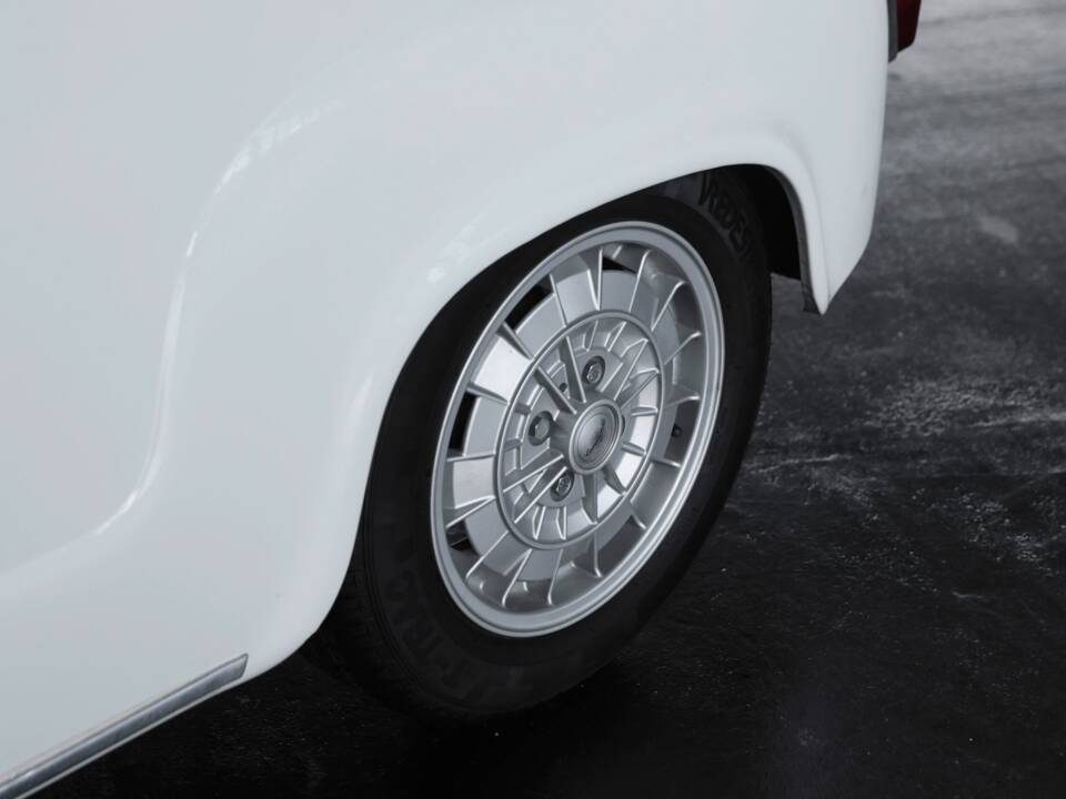 Image 45/47 of Abarth Fiat 850 TC (1965)