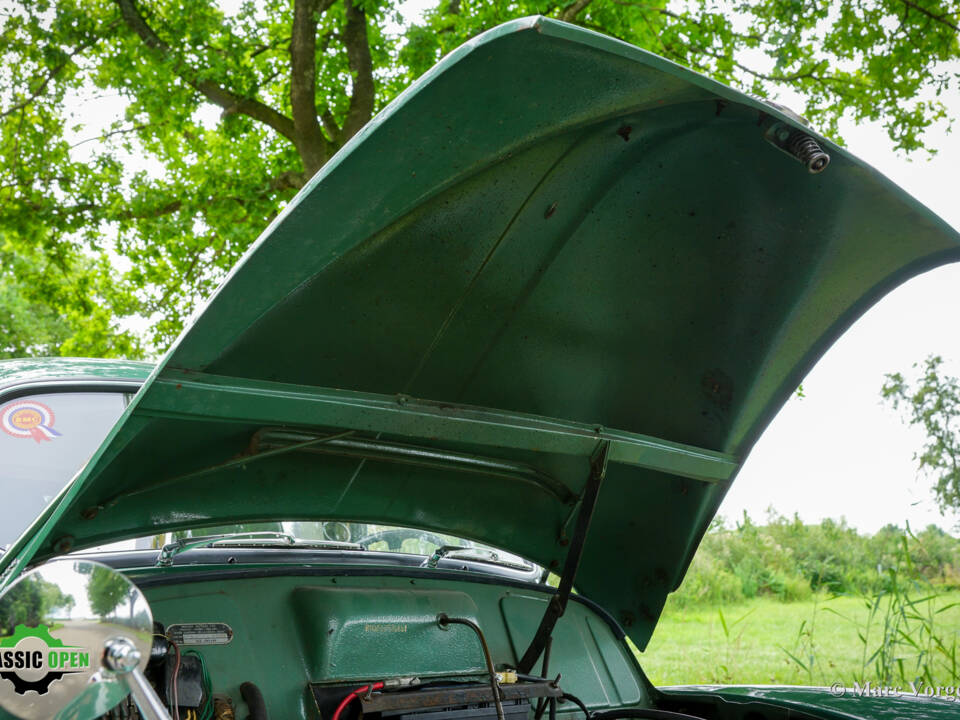 Image 21/43 of Morris Minor 1000 Traveller (1965)