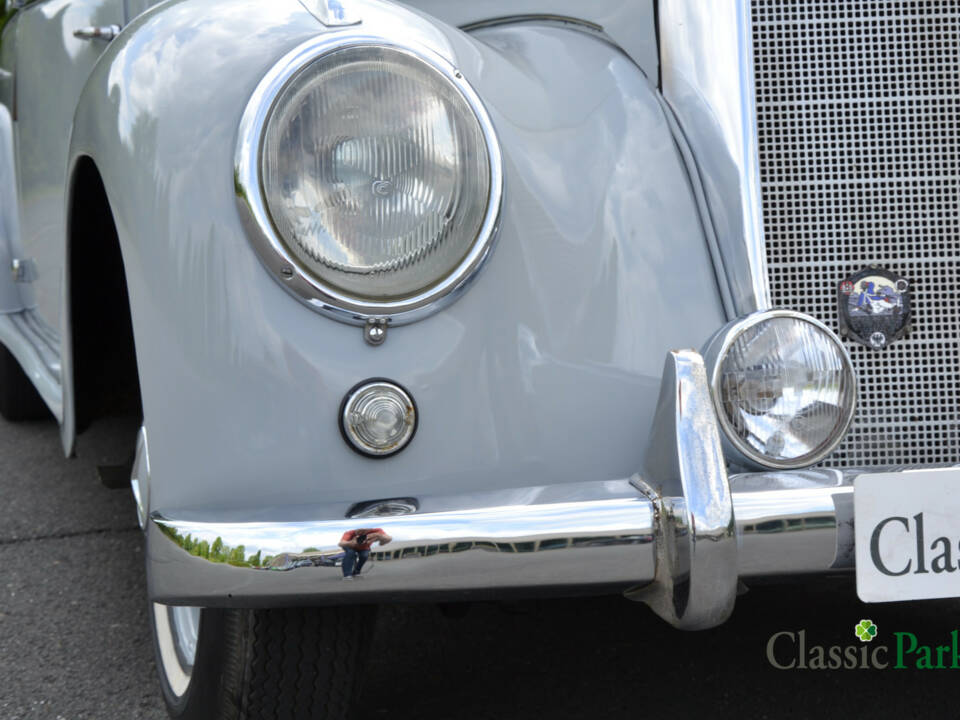 Image 37/50 of Mercedes-Benz 220 (1952)