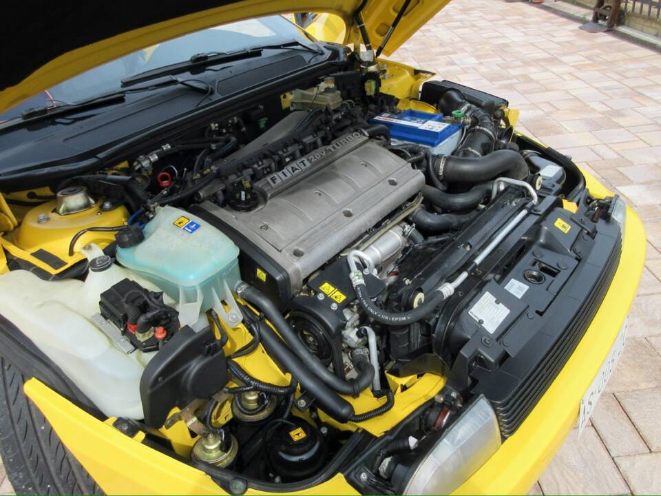 Bild 30/43 von FIAT Coupé 2.0 20V Turbo (1997)